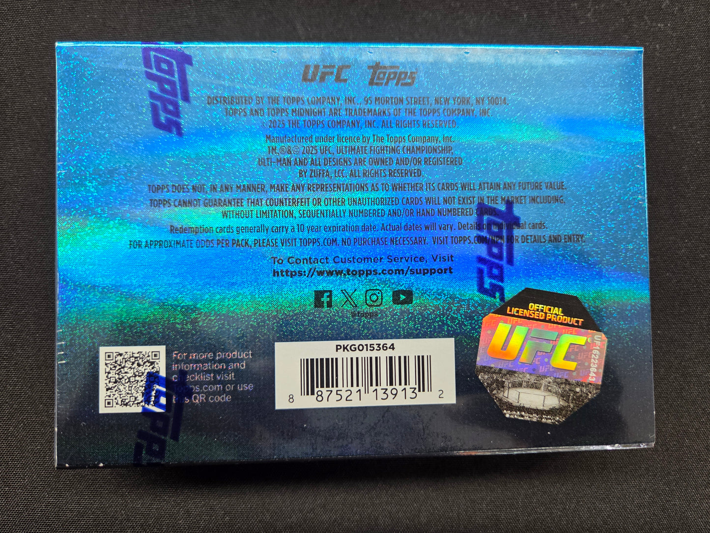 2025 Topps Midnight UFC Hobby Box